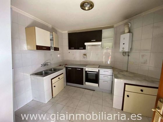 Foto 1 de Casa en venda a calle De Medas de 4 habitacions amb garatge i calefacció