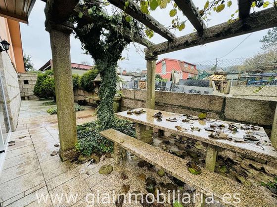 Foto 2 de Casa adossada en lloguer a Porriño (O) de 3 habitacions amb jardí i mobles