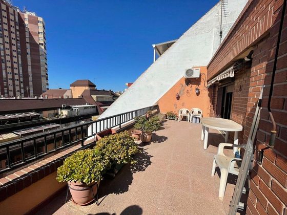Foto 2 de Ático en venta en Pueblo Levante de 3 habitaciones con terraza y ascensor