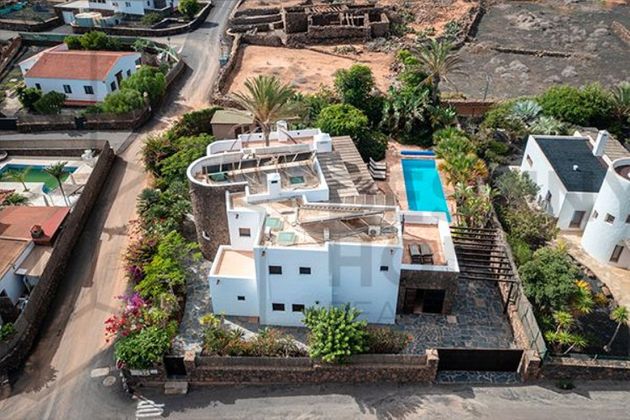 Foto 2 de Chalet en venta en Villaverde de 4 habitaciones con terraza y piscina
