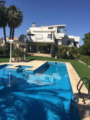 Foto 2 de Xalet en venda a Alicante Golf de 9 habitacions amb terrassa i piscina
