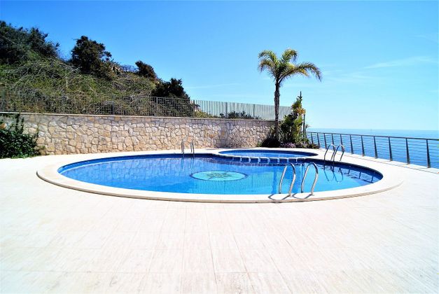 Foto 1 de Casa adosada en venta en Cabo de las Huertas de 3 habitaciones con terraza y piscina