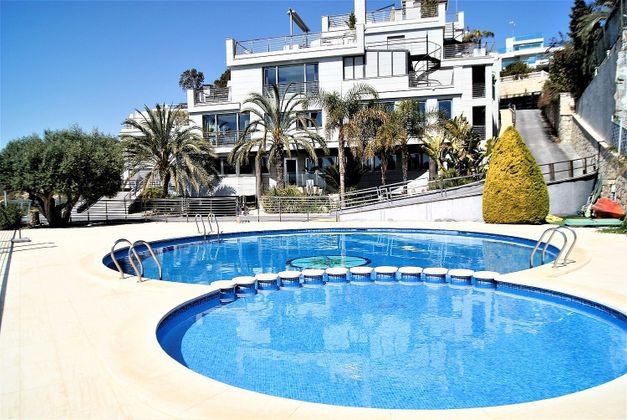 Foto 2 de Casa adosada en venta en Cabo de las Huertas de 3 habitaciones con terraza y piscina