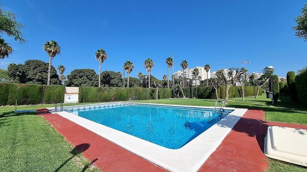 Foto 1 de Casa adossada en venda a Albufereta de 5 habitacions amb terrassa i piscina