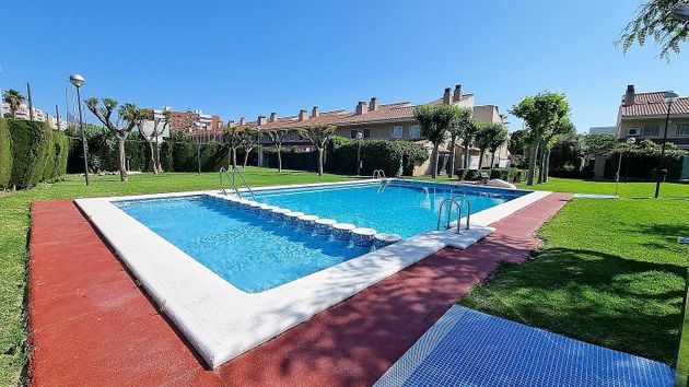 Foto 2 de Casa adossada en venda a Albufereta de 5 habitacions amb terrassa i piscina