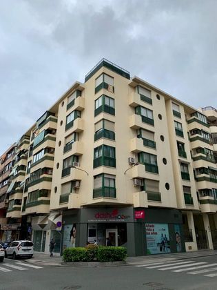 Foto 1 de Piso en venta en Ensanche - Diputación de 5 habitaciones con terraza y garaje