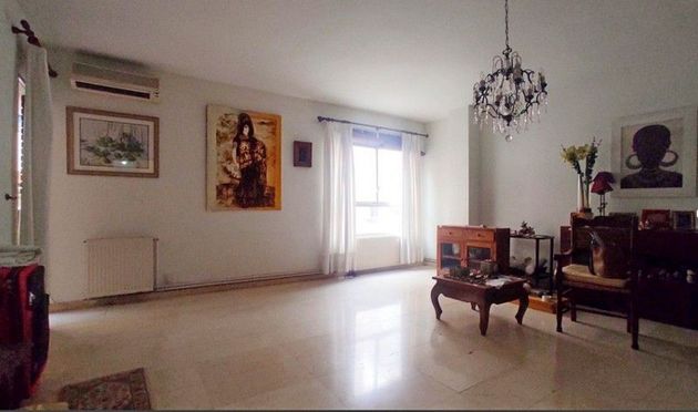 Foto 2 de Pis en venda a Ensanche - Diputación de 4 habitacions amb terrassa i balcó