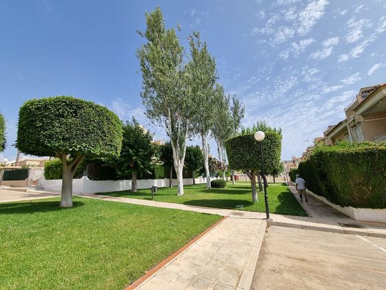 Foto 2 de Dúplex en venda a Nueva Torrevieja - Aguas Nuevas de 2 habitacions amb terrassa i piscina