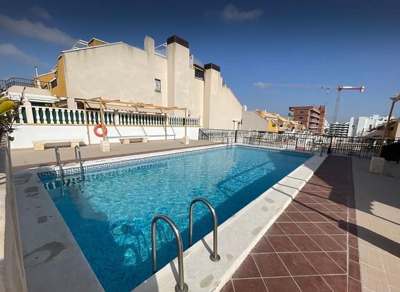 Foto 1 de Pis en venda a Los Arenales del Sol de 2 habitacions amb terrassa i piscina