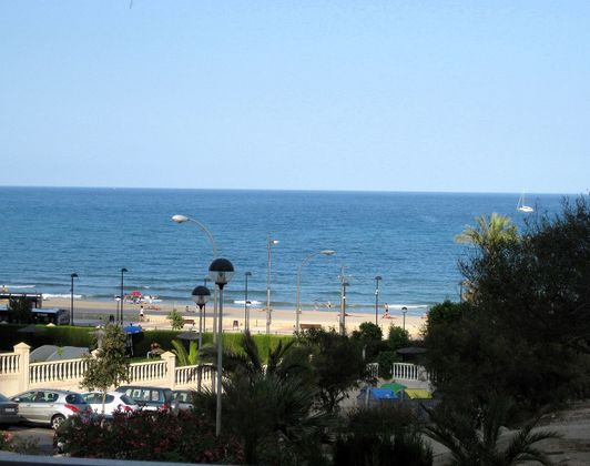 Foto 1 de Pis en venda a Playa Mucha Vista de 2 habitacions amb terrassa i piscina