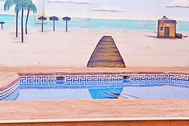 Foto 2 de Xalet en venda a Campoamor de 6 habitacions amb terrassa i piscina
