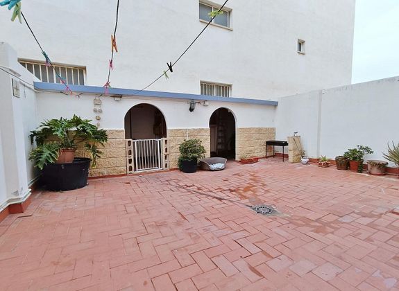 Foto 2 de Pis en venda a Los Ángeles de 4 habitacions amb terrassa i garatge