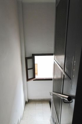 Foto 2 de Pis en venda a La Constitución - Canaleta de 4 habitacions amb balcó i ascensor