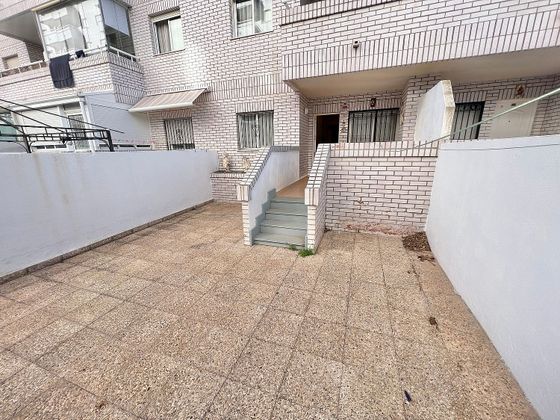 Foto 2 de Venta de piso en calle Moscatell de 2 habitaciones con terraza y piscina