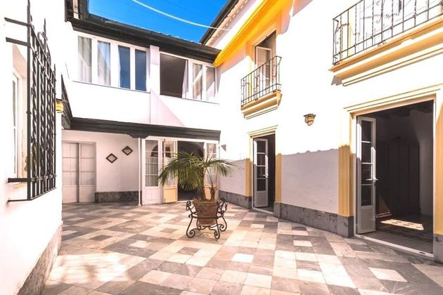 Foto 1 de Xalet en venda a Centro - Jerez de la Frontera de 9 habitacions amb jardí i balcó