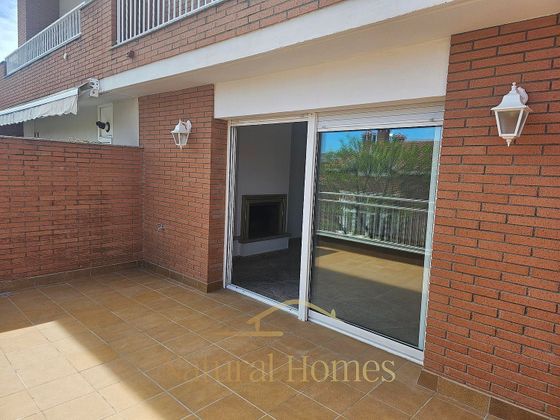 Foto 2 de Casa en lloguer a Vista Alegre de 5 habitacions amb terrassa i garatge