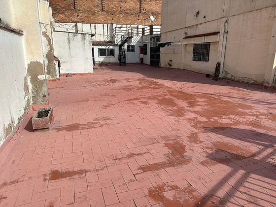 Foto 2 de Venta de chalet en calle De Sants de 6 habitaciones con terraza y balcón