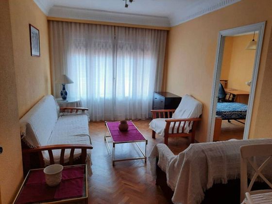Foto 1 de Piso en alquiler en Centro - Segovia de 4 habitaciones con muebles y calefacción
