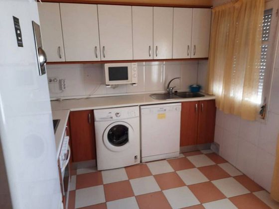 Foto 2 de Piso en alquiler en Centro - Segovia de 4 habitaciones con muebles y calefacción