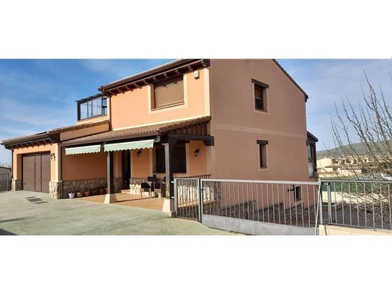 Foto 1 de Casa en venta en Palazuelos de Eresma de 8 habitaciones con terraza y garaje