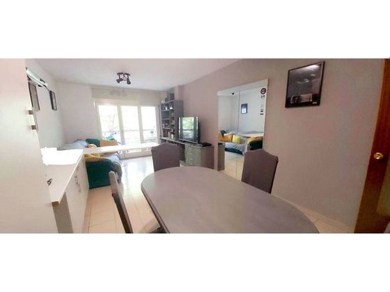 Foto 2 de Pis en venda a Eixample Nord – La Devesa de 4 habitacions amb terrassa i calefacció