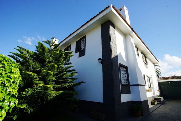 Foto 1 de Casa en venta en calle Isla del Coral de 7 habitaciones con terraza y garaje