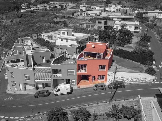 Foto 1 de Casa en venda a calle El Barranquillo de 4 habitacions amb terrassa i garatge