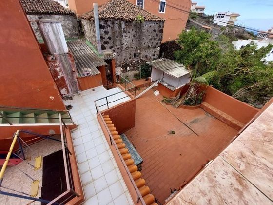 Foto 1 de Venta de casa en calle Parroco Domingo Alvarez del Castillo de 6 habitaciones con terraza