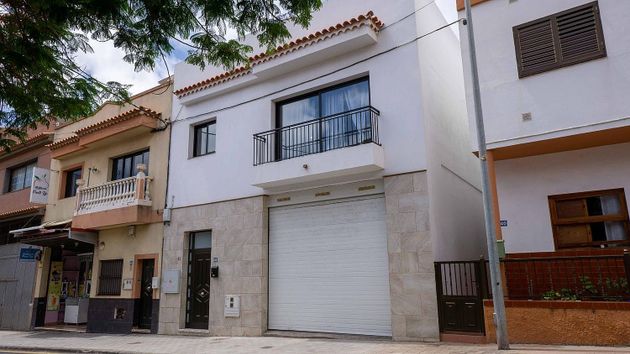 Foto 1 de Venta de chalet en calle Barranquillo de Acentejo de 3 habitaciones con garaje y balcón