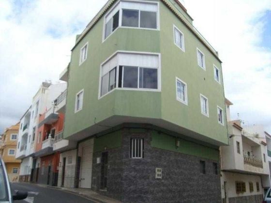 Foto 1 de Pis en venda a calle Garajonay de 2 habitacions i 64 m²