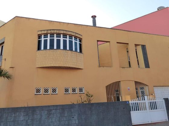 Foto 2 de Casa en venta en calle Huelva de 4 habitaciones con terraza y garaje