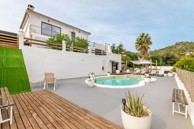 Foto 2 de Xalet en venda a calle De la Farigola de 5 habitacions amb terrassa i piscina