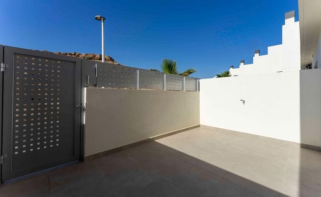Foto 2 de Casa en venta en avenida Mar Adriático de 3 habitaciones con terraza y piscina