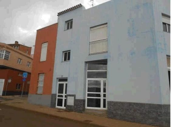 Foto 1 de Edifici en venda a calle La Zapatera de 223 m²