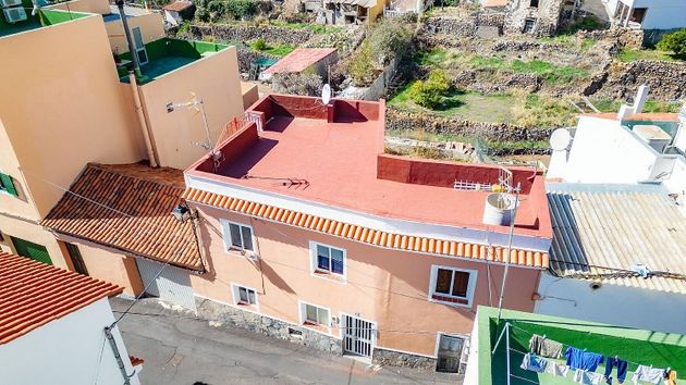 Foto 1 de Venta de casa adosada en calle Santo Domingo de 5 habitaciones con terraza y garaje