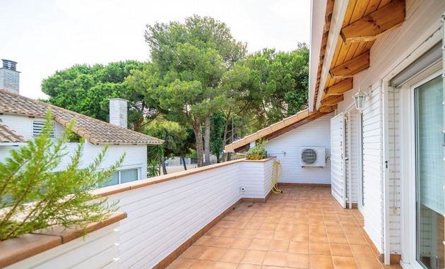 Foto 2 de Casa en venta en Santa Susanna de 3 habitaciones con terraza y piscina