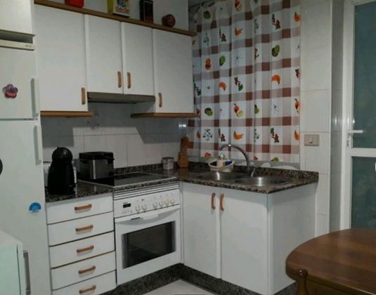 Foto 2 de Pis en venda a Ponteareas de 2 habitacions amb garatge i calefacció