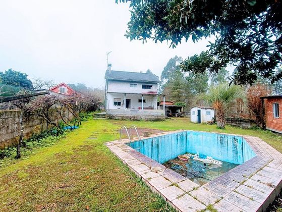 Foto 2 de Xalet en venda a Ponteareas de 5 habitacions amb piscina i jardí