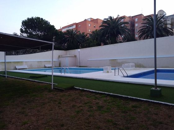Foto 2 de Pis en venda a Centro - Cáceres de 4 habitacions amb terrassa i piscina