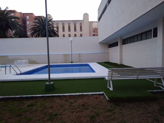 Foto 1 de Pis en venda a Centro - Cáceres de 4 habitacions amb terrassa i piscina