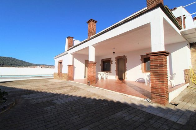 Foto 1 de Casa rural en venda a Táliga de 4 habitacions amb terrassa i piscina