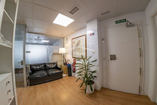 Foto 2 de Oficina en venda a El Viso amb garatge i aire acondicionat