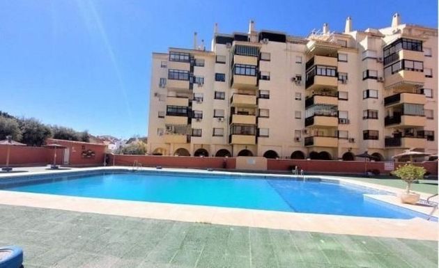 Foto 1 de Casa adossada en venda a Los Boliches de 4 habitacions amb terrassa i piscina