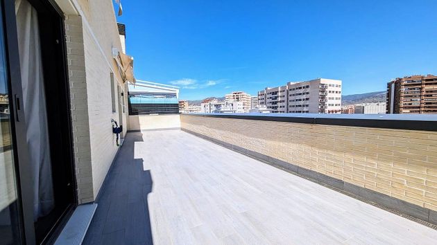 Foto 1 de Alquiler de ático en Perchel Sur - Plaza de Toros Vieja de 3 habitaciones con terraza y piscina