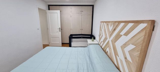 Foto 2 de Dúplex en venda a Centro - Elche de 3 habitacions amb aire acondicionat i calefacció