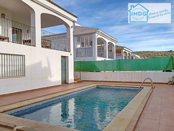 Foto 1 de Casa en venda a calle Parcela de 3 habitacions amb terrassa i piscina
