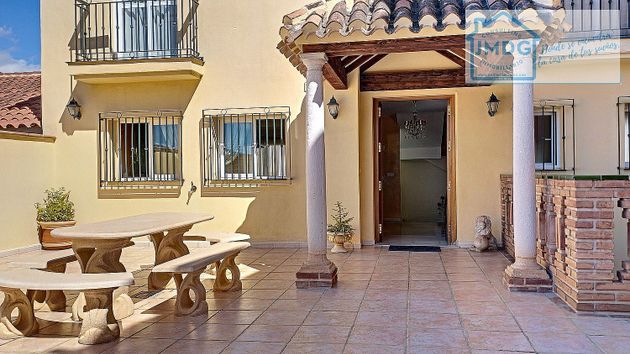 Foto 2 de Casa en venda a calle Paraíso de 5 habitacions amb terrassa i piscina