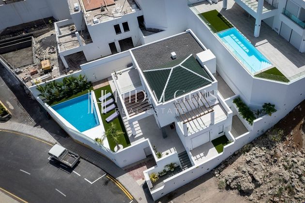 Foto 2 de Venta de chalet en Costa Adeje de 3 habitaciones con terraza y piscina