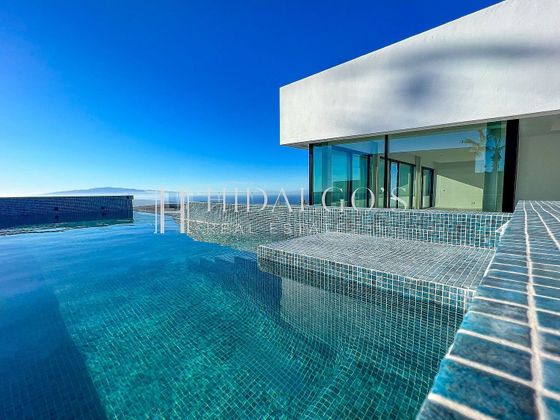Foto 1 de Xalet en venda a Playa de San Juan de 3 habitacions amb terrassa i piscina