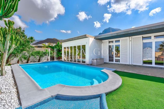 Foto 2 de Casa en venda a Costa Adeje de 4 habitacions amb terrassa i piscina